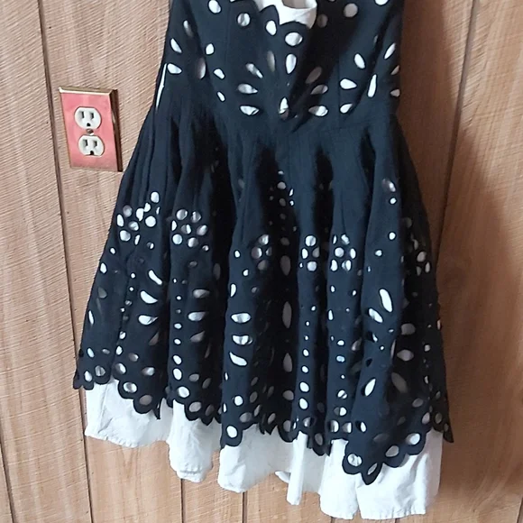 Dress - Picture 3 of 6